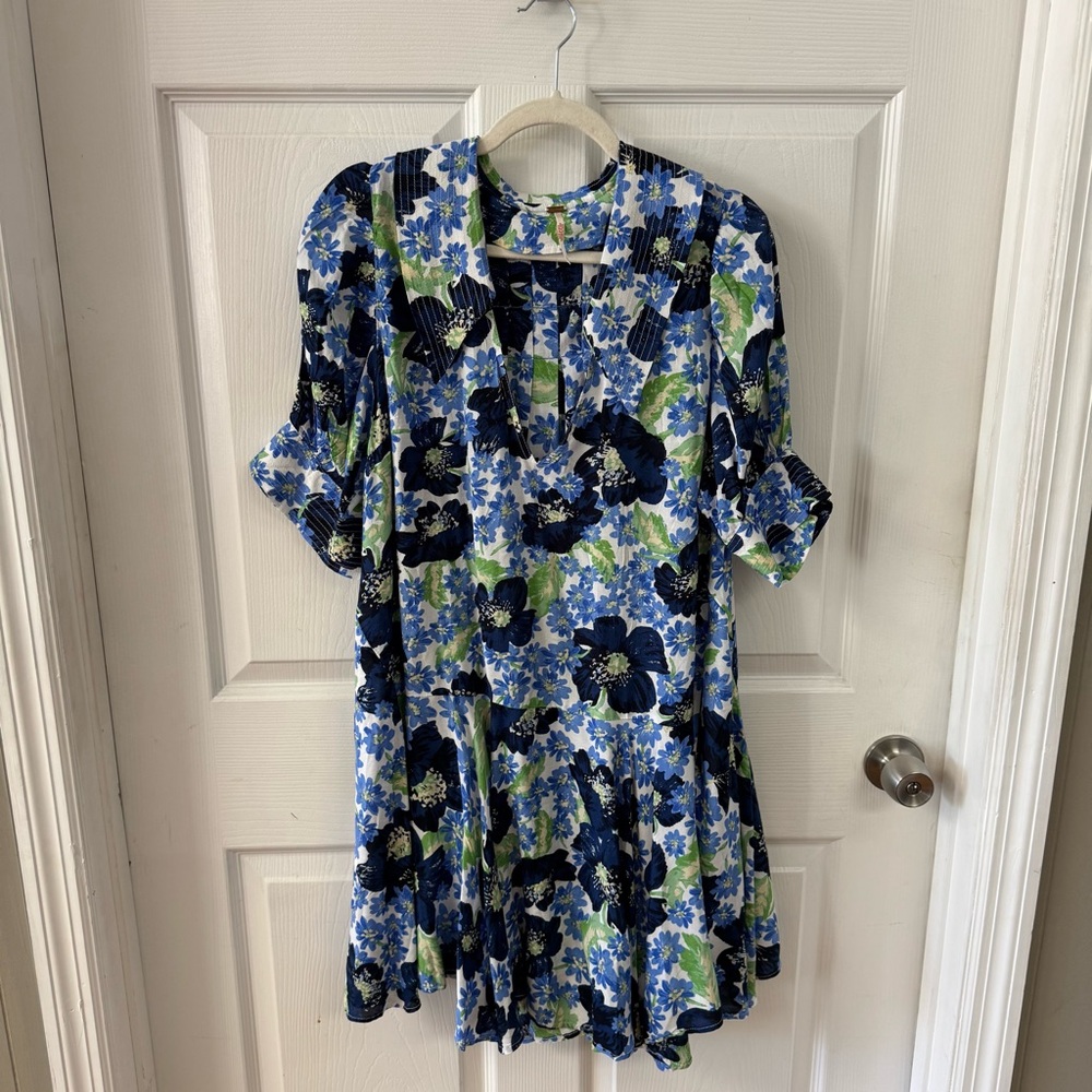 Free People Floral Mini Dress Blue Green Flowy V Neck Size LG Moon Chaser - Picture 3 of 13